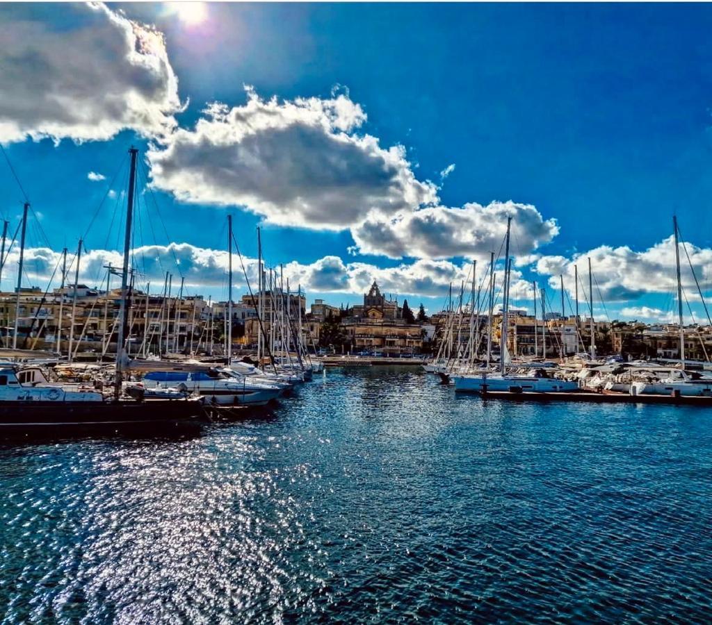 New & Unique Apartment - A 5 Minutes Ferry To Capital City Of Valletta Senglea Exterior photo